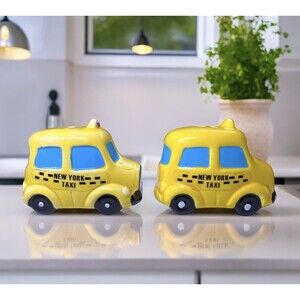 New York Taxicab Taxi Salt & Pepper Shakers Ceramic Souvenir Collector NYC